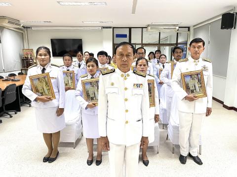 พิธีรับพระราชทานพระบรมฉายาลักษณ์ พระบาทสมเด็จพระเจ้าอยู่หัว ที่ฉายกับสมเด็จพระนางเจ้าฯ พระบรมราชินี