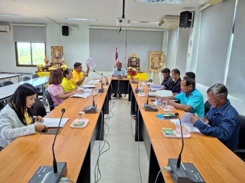 ประชุมคณะกรรมการติดตามและประเมินผลแผนพัฒนาเทศบาลตำบลหนองปล่อง